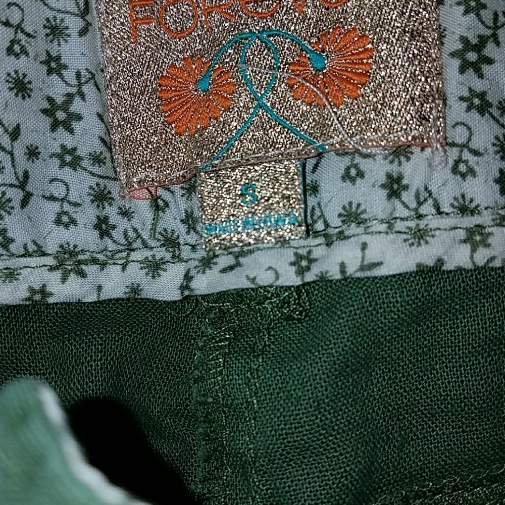 Shorts - Picture 4 of 4